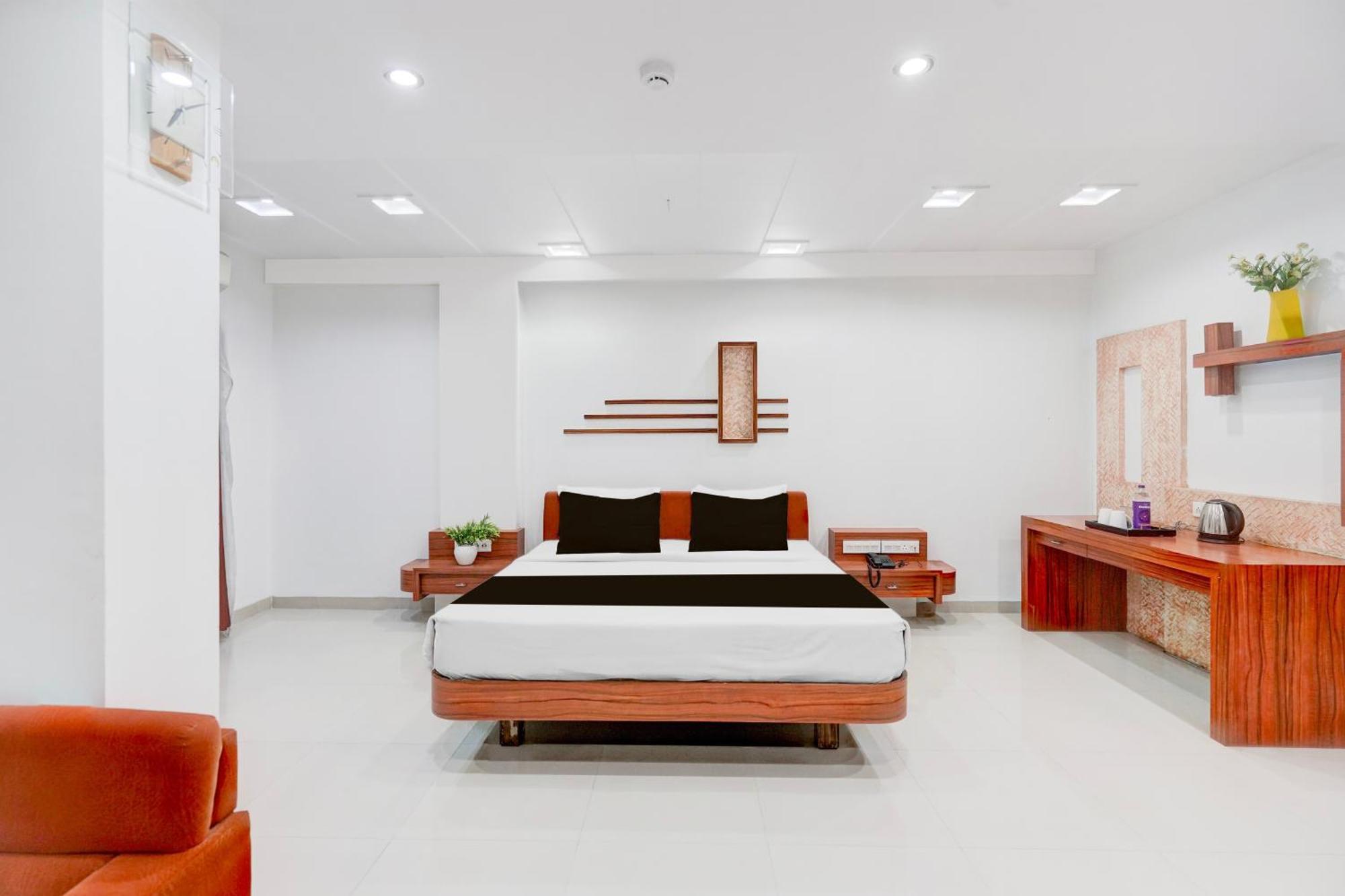 Super Townhouse Mg Road Porbandar Formerly Hotel Harmony Exterior foto